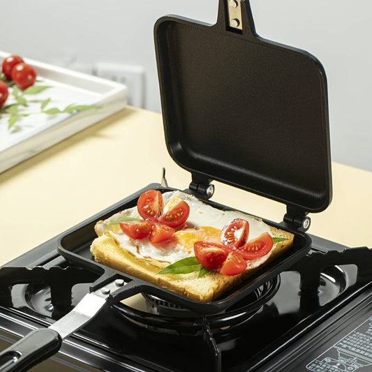 Double-sided sandwich maker perfect for toasting bread and making omelets