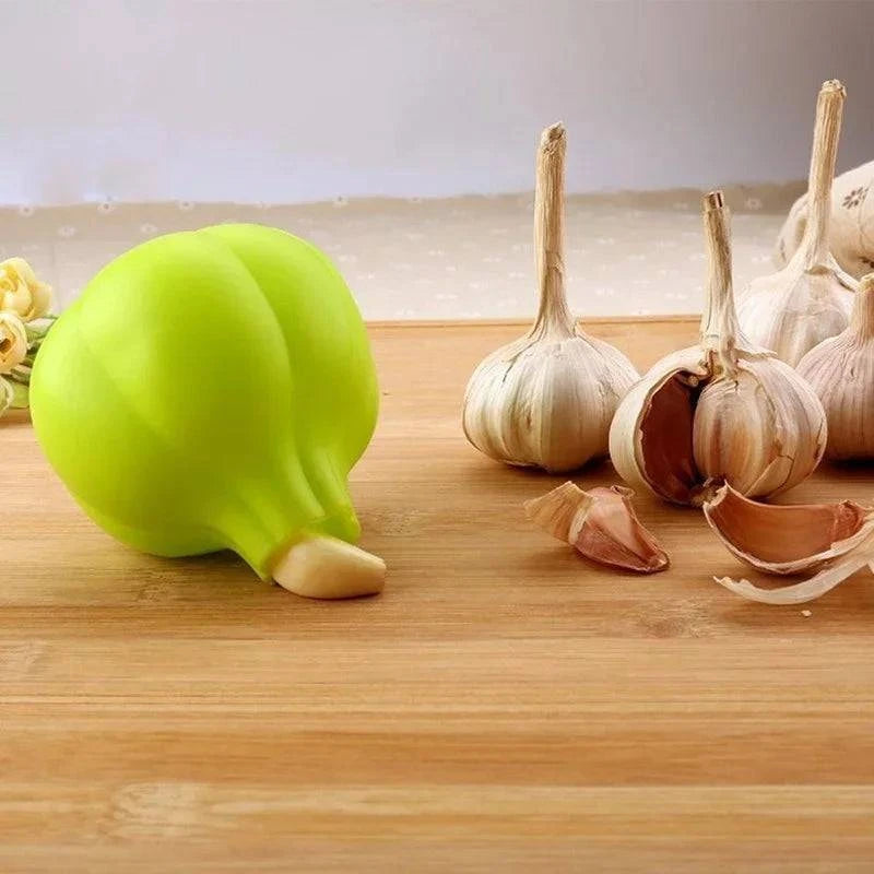 Garlic Peeler - Easy and Efficient Peeling - Cook Lux