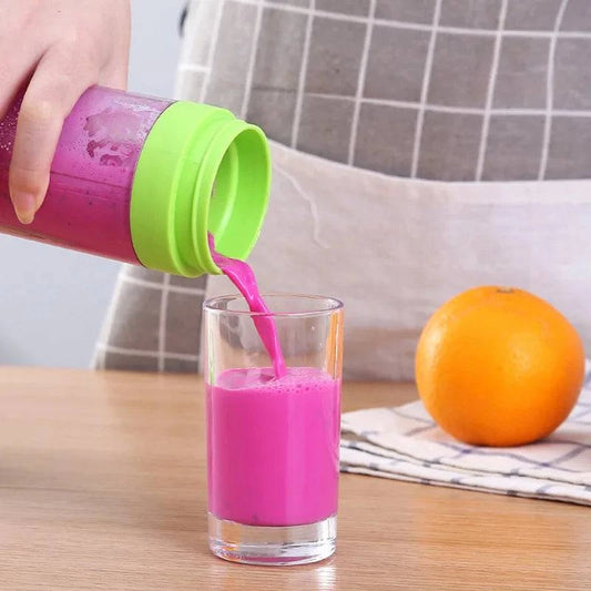 Compact electric juicer for smoothies and fresh juice