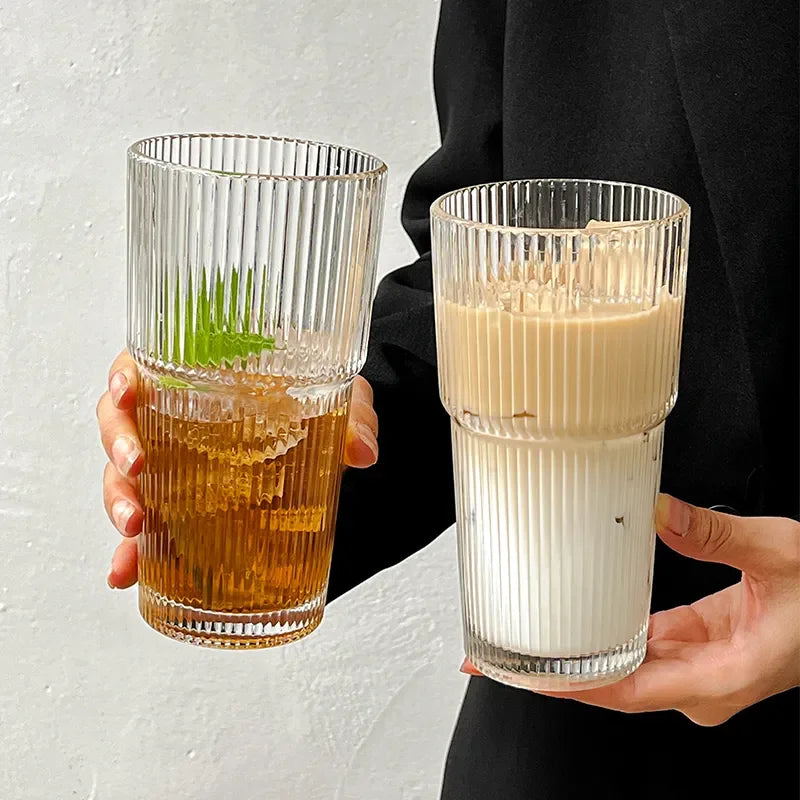 Iced latte glass with lid and reusable straw