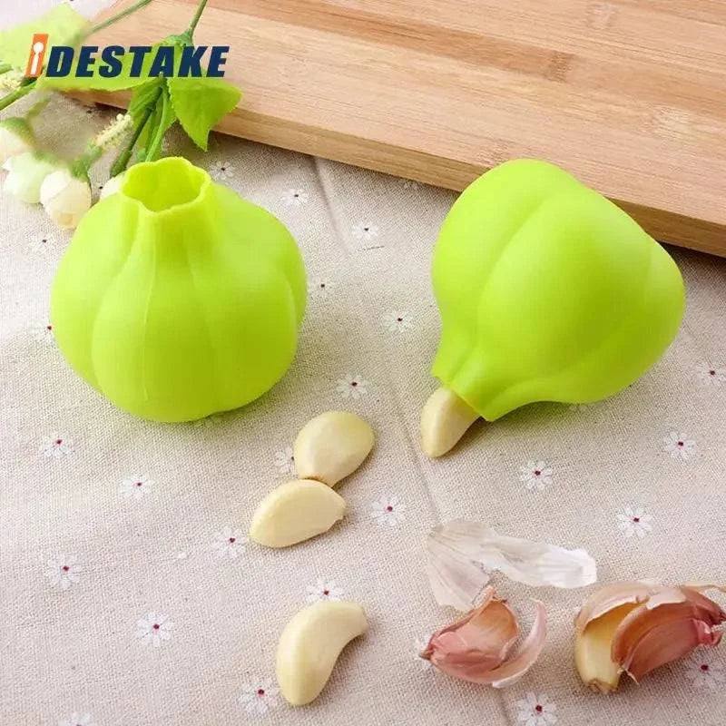 Garlic Peeler - Easy and Efficient Peeling - Cook Lux