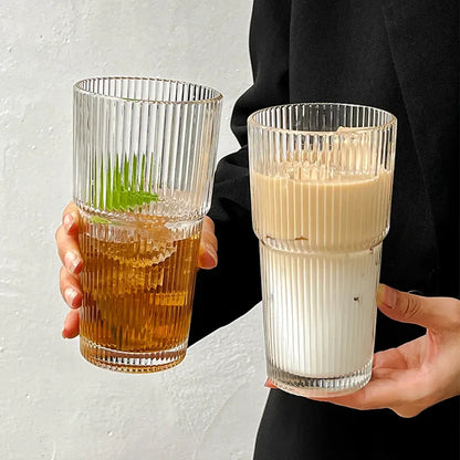 Iced latte glass with lid and reusable straw